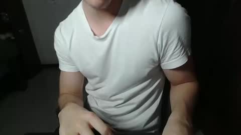Snapshot of antonio_ricci chatting on October 9, 5:12 am antonio_ricci online show from October 9, 5:12 am