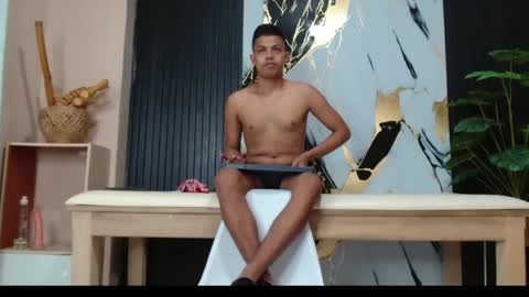 antonioross_ online show from July 13, 8:11 pm