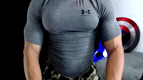 Instagram miguelangel1802  online show from January 18, 8:33 pm