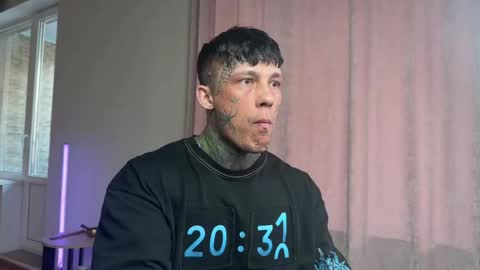 Tom online show from April 13, 2:51 pm