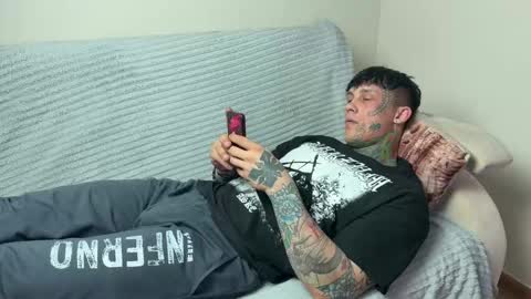 Tom online show from April 23, 12:29 pm