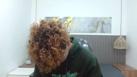 anyelotwink online show from February 13, 1:38 pm