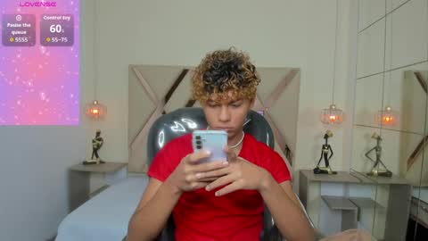 anyelotwink online show from March 28, 5:07 am