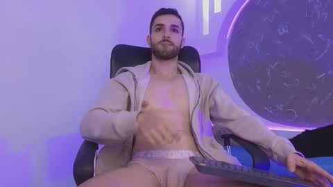 Apolo Lux  online show from March 8, 7:29 pm