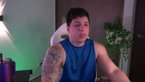 Snapshot of appolo_allen chatting on December 8, 9:19 pm insta appolo master online show from December 8, 9:19 pm