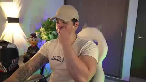 Snapshot of appolo_allen chatting on September 17, 11:28 pm insta appolo master online show from September 17, 11:28 pm