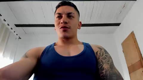 Snapshot of aquiles_51 chatting on February 20, 10:15 pm Jonathan online show from February 20, 10:15 pm