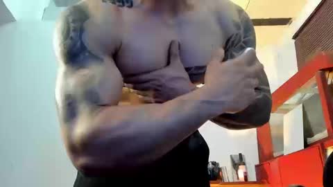 Snapshot of aquiles_51 chatting on September 11, 10:31 pm Jonathan online show from September 11, 10:31 pm