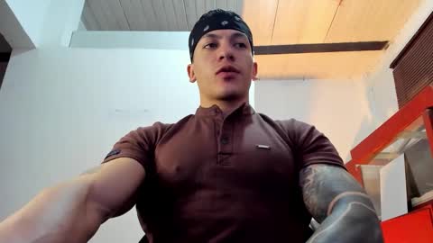 Snapshot of aquiles_51 chatting on October 17, 9:30 pm Jonathan online show from October 17, 9:30 pm