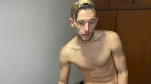 Snapshot of aquilesmade chatting on December 5, 11:29 pm Aquilesmade online show from December 5, 11:29 pm