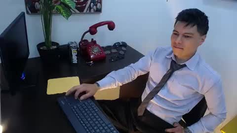 aquilestaylor online show from July 8, 12:53 pm