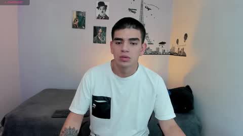 Snapshot of ares_johnsonn chatting on December 11, 8:27 pm Ares online show from December 11, 8:27 pm