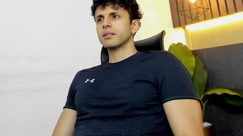 Snapshot of ariasaadeh chatting on September 12, 12:38 pm ariasaadeh online show from September 12, 12:38 pm