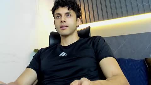 Snapshot of ariasaadeh chatting on September 13, 12:39 pm ariasaadeh online show from September 13, 12:39 pm