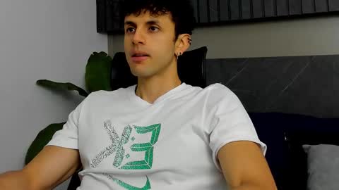 Snapshot of ariasaadeh chatting on September 9, 12:04 pm ariasaadeh online show from September 9, 12:04 pm