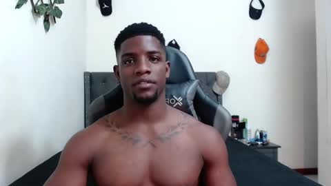 Snapshot of arielbronwxxx chatting on February 14, 10:37 pm chris online show from February 14, 10:37 pm