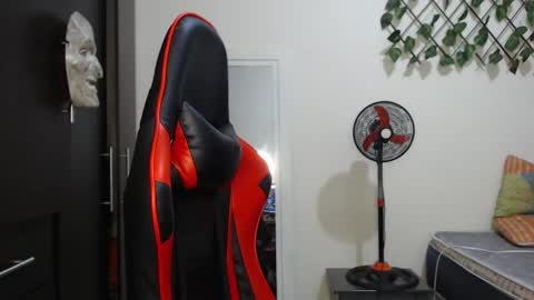 Snapshot of arielbronwxxx chatting on March 12, 2:34 pm chris online show from March 12, 2:34 pm