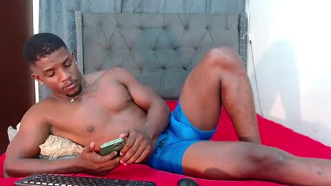 Snapshot of arielbronwxxx chatting on December 6, 2:57 am chris online show from December 6, 2:57 am