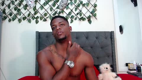 Snapshot of arielbronwxxx chatting on January 16, 2:41 pm chris online show from January 16, 2:41 pm