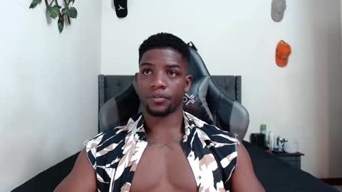 Snapshot of arielbronwxxx chatting on February 17, 2:37 pm chris online show from February 17, 2:37 pm