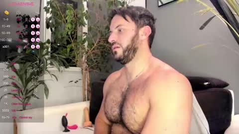 Ariel online show from December 7, 12:20 am