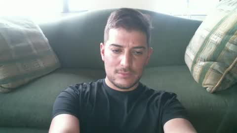 Snapshot of arielsinho chatting on February 6, 11:04 pm Anon online show from February 6, 11:04 pm