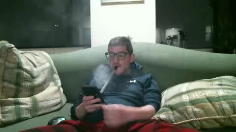 Snapshot of arielsinho chatting on December 16, 4:13 am Anon online show from December 16, 4:13 am