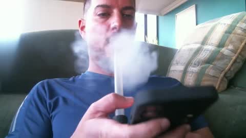 Snapshot of arielsinho chatting on January 28, 10:45 pm Anon online show from January 28, 10:45 pm
