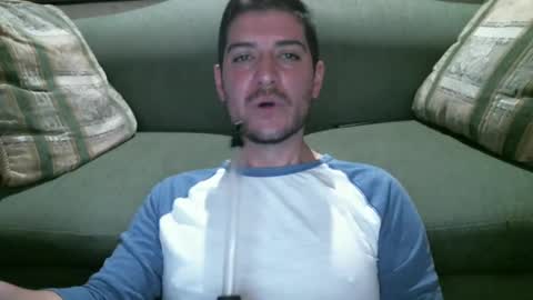 Snapshot of arielsinho chatting on March 6, 12:00 am Anon online show from March 6, 12:00 am
