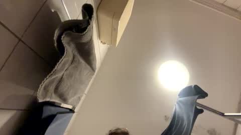 armyskater32 online show from November 24, 8:54 pm