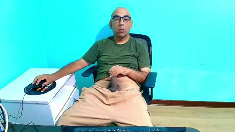 arnelux72 online show from April 24, 5:21 am