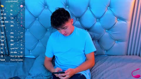 Snapshot of aron__cooper chatting on December 29, 3:11 am aron__cooper online show from December 29, 3:11 am