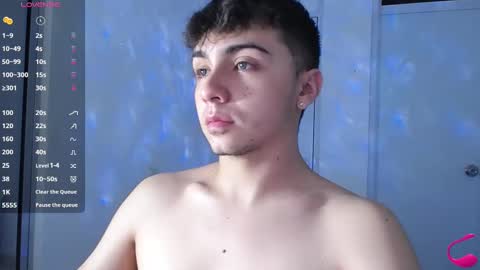 Snapshot of aron__cooper chatting on March 11, 12:22 am aron__cooper online show from March 11, 12:22 am