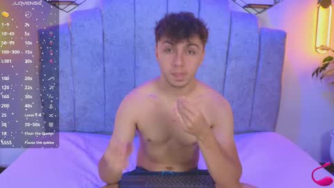 Snapshot of aron__cooper chatting on February 2, 1:45 am aron__cooper online show from February 2, 1:45 am