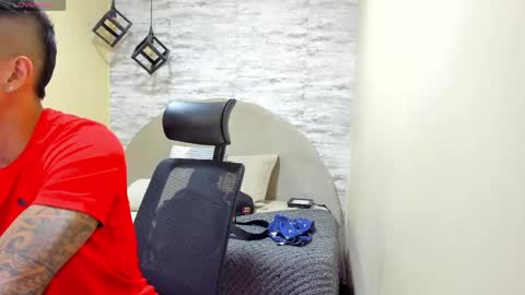 ARON BOLT online show from April 23, 12:40 pm