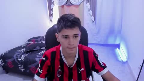 Aaron online show from November 28, 8:00 pm