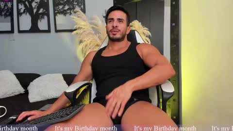 Snapshot of aron_bulgarelli_ chatting on February 21, 10:15 pm Aron online show from February 21, 10:15 pm