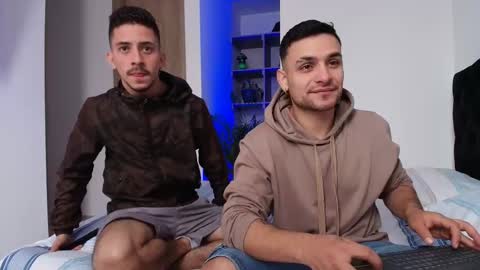 Aron Santoro online show from December 22, 3:09 pm