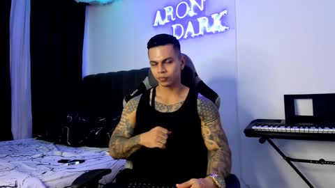 Snapshot of arondark chatting on December 7, 10:17 pm DarkMaster online show from December 7, 10:17 pm