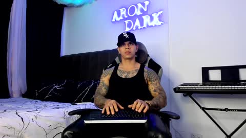 Snapshot of arondark chatting on December 20, 7:50 pm DarkMaster online show from December 20, 7:50 pm