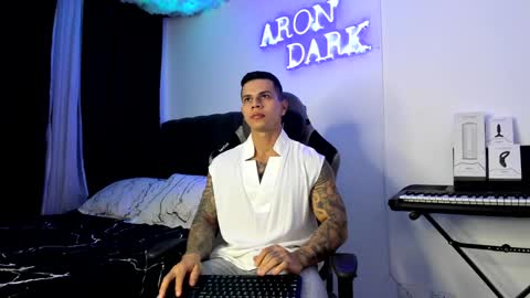 Snapshot of arondark chatting on December 11, 2:11 am DarkMaster online show from December 11, 2:11 am