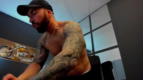 AronGrant online show from December 30, 8:10 am