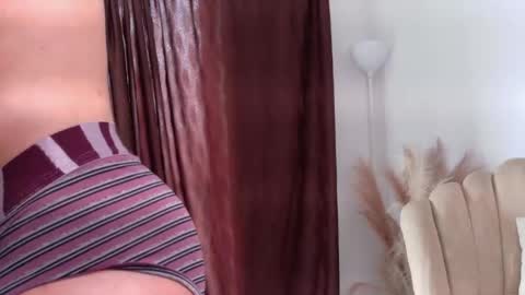   online show from April 23, 8:33 pm