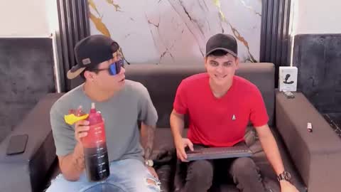 Aroon   online show from April 24, 4:04 am