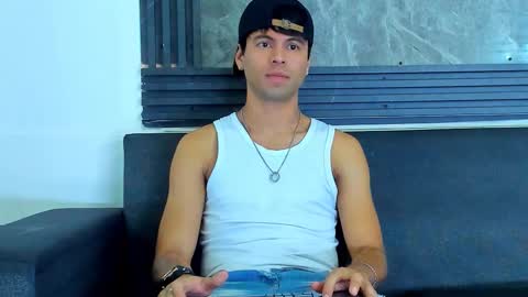 Aroon   online show from January 15, 11:07 pm