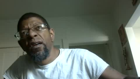Snapshot of arteblazze chatting on January 5, 2:52 pm Arteblazze not daddy boy bitch or nigga online show from January 5, 2:52 pm