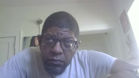 Snapshot of arteblazze chatting on October 15, 9:55 pm Arteblazze not daddy boy bitch or nigga online show from October 15, 9:55 pm