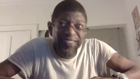 Snapshot of arteblazze chatting on February 18, 11:41 pm Arteblazze not daddy boy bitch or nigga online show from February 18, 11:41 pm