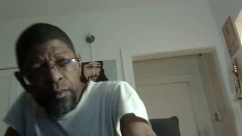 Snapshot of arteblazze chatting on December 27, 1:32 am Arteblazze not daddy boy bitch or nigga online show from December 27, 1:32 am