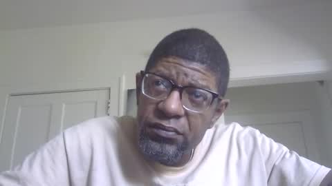 Snapshot of arteblazze chatting on September 8, 9:47 pm Arteblazze not daddy boy bitch or nigga online show from September 8, 9:47 pm